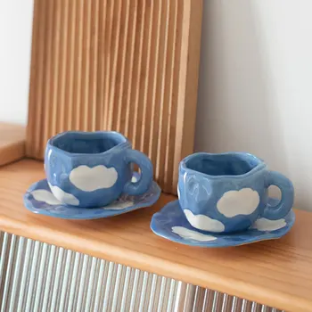 Japonais Peint à la Main Le Ciel Bleu et les Nuages Blancs Tasse à Café Avec Soucoupe en Céramique à la Main une Tasse de Thé Soucoupe Ensemble Mignonne de Cadeau Pour Elle